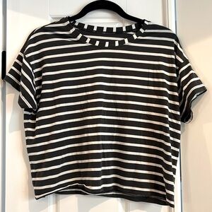 Gray/white crop Lululemon shirt 6